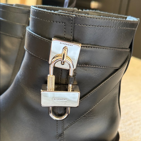 Givenchy Padlock boots - Picture 9 of 9
